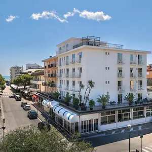 https://hotel-portofino-lido-di-jesolo.hotelslidodijesolo.com